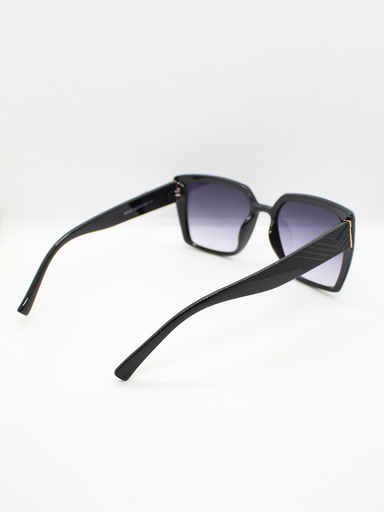 Lente de Sol Color Negro-Gris