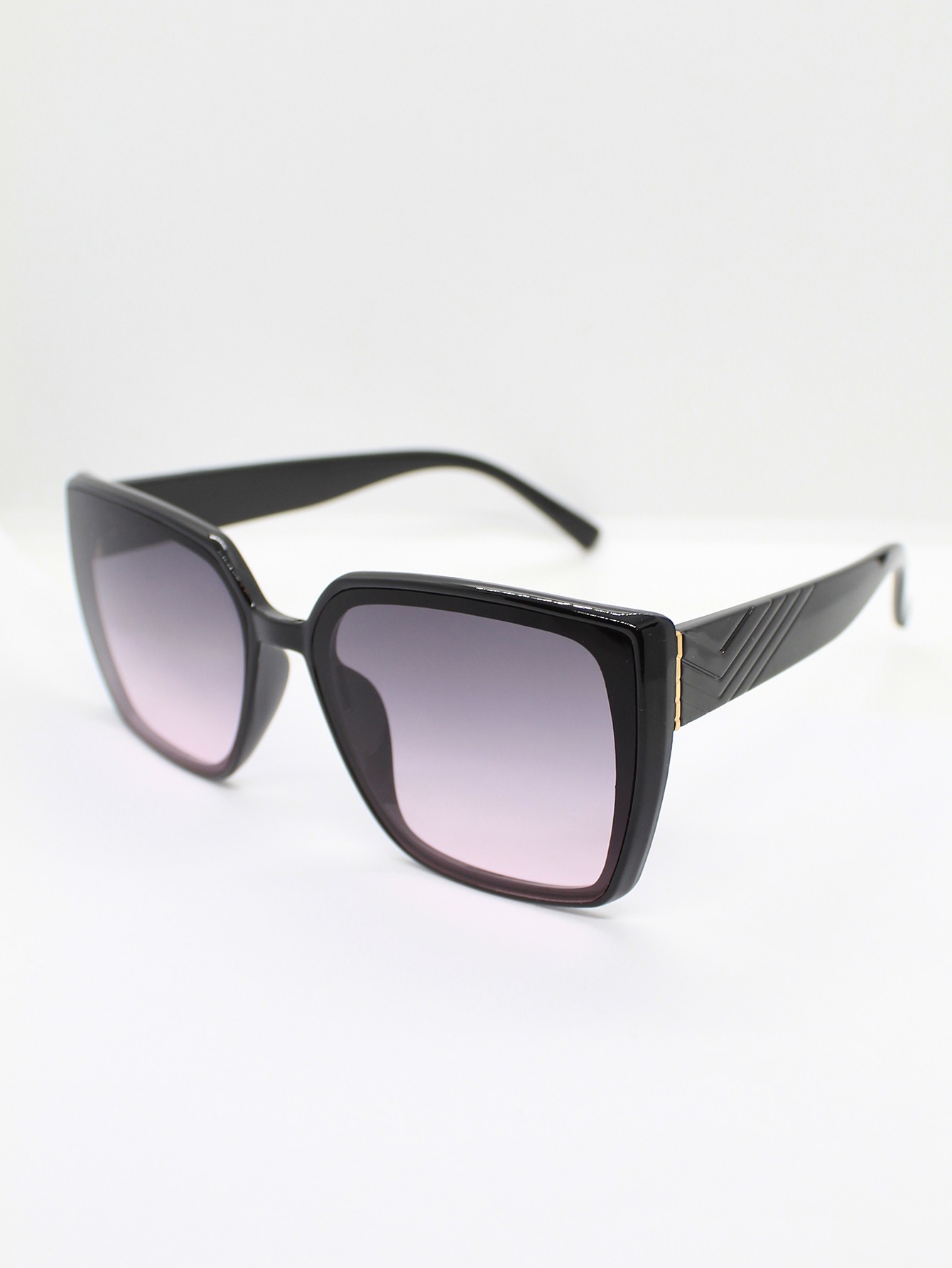 Lente de Sol Color Negro-Morado