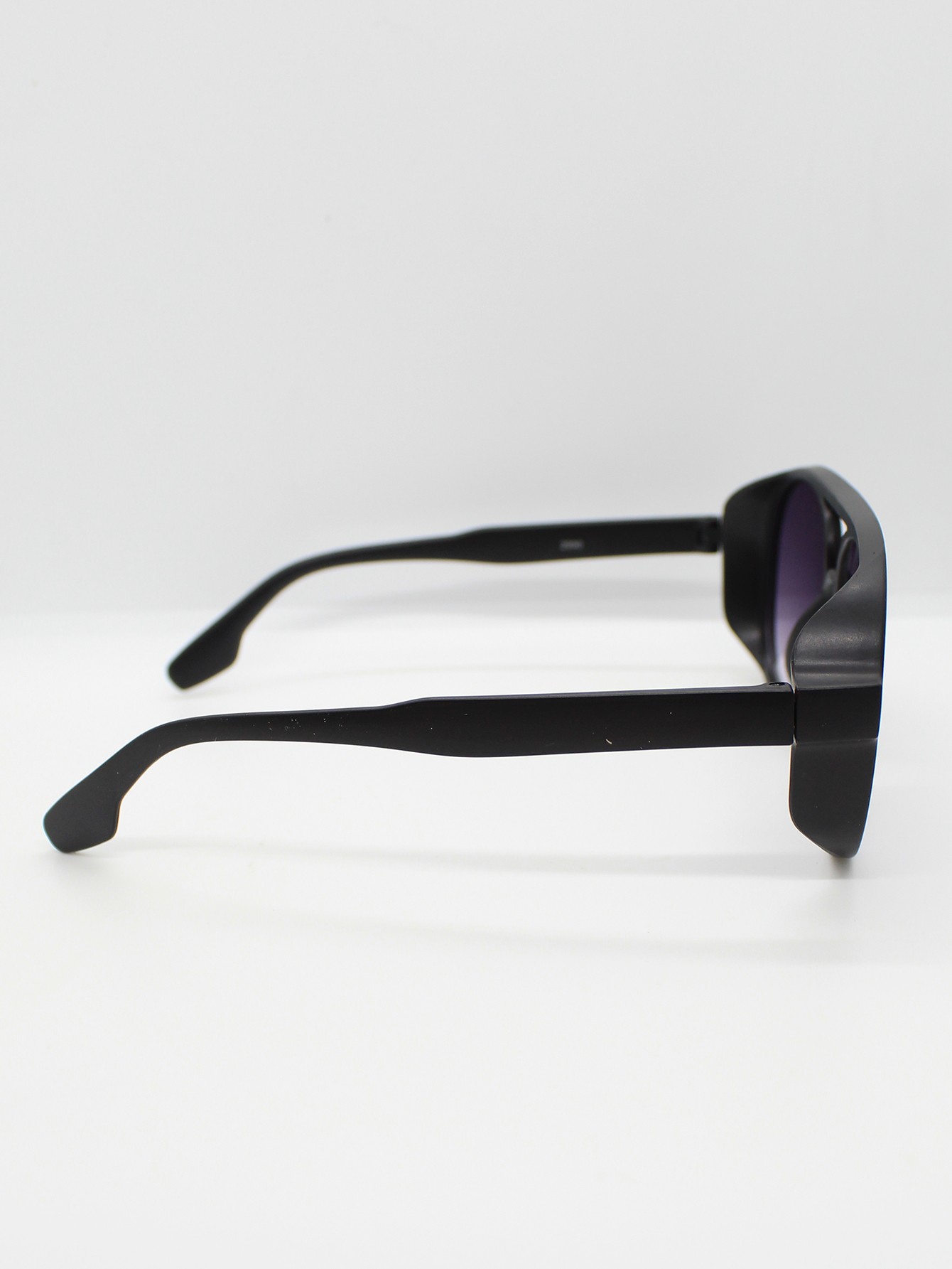 Lente de Sol Color Negro-Verde