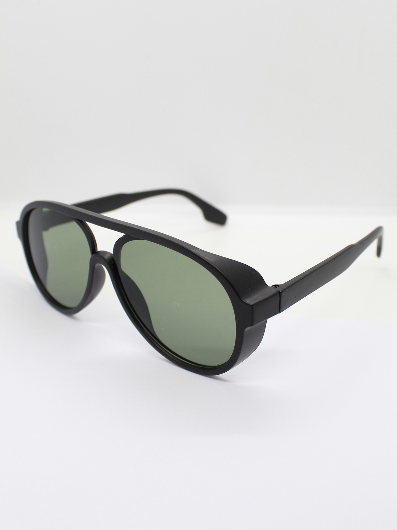 Lente de Sol Color Negro-Verde