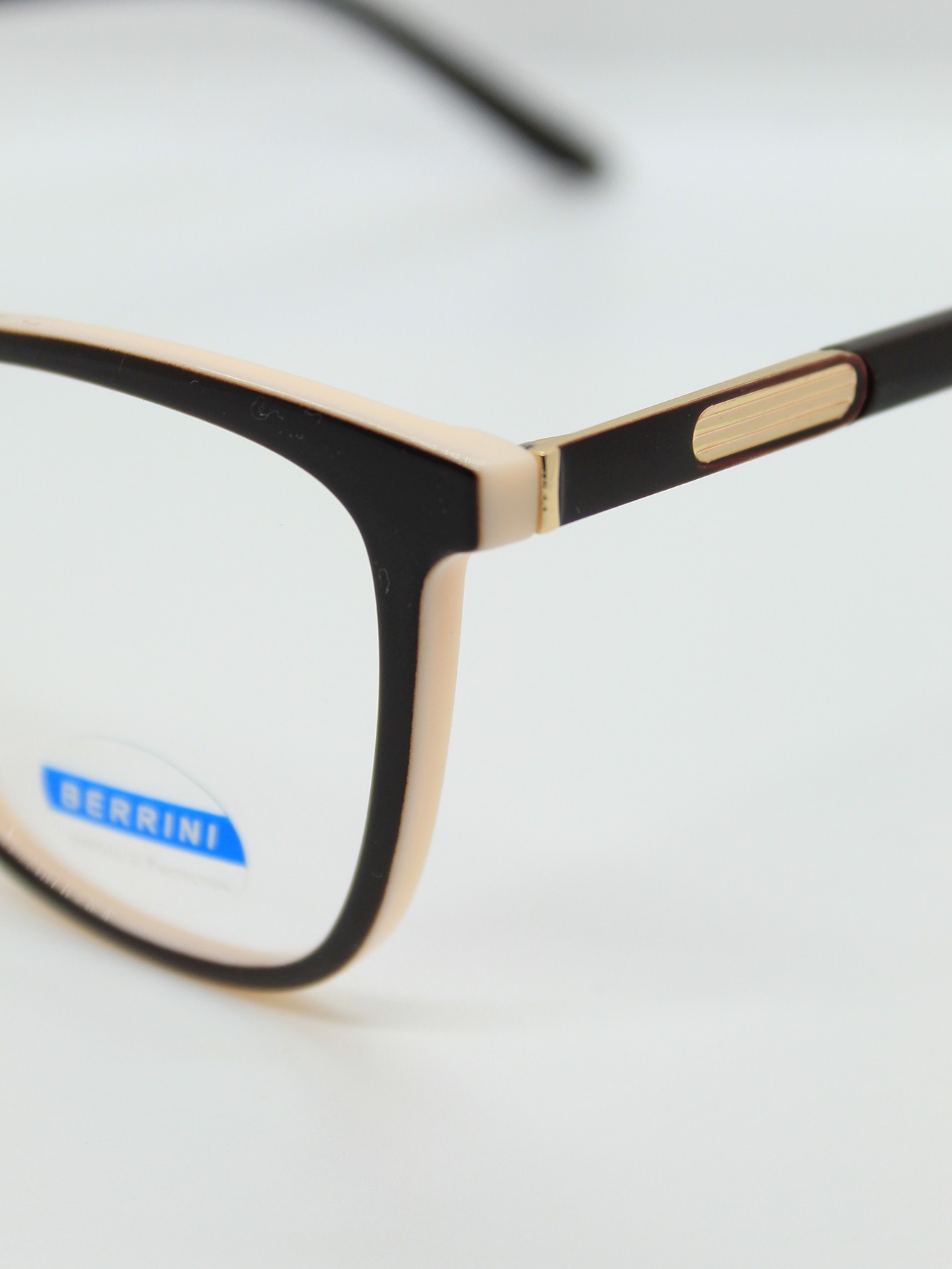 Marco para Lente Optico Color Negro...