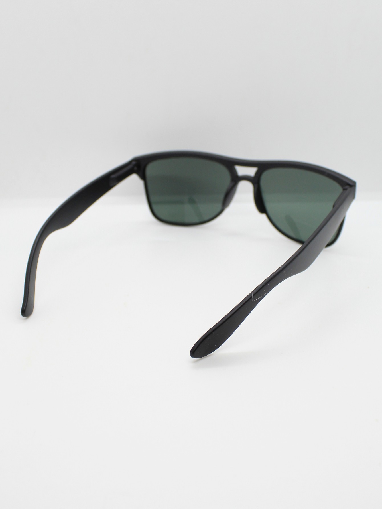 Lente de Sol Color Negro-Verde