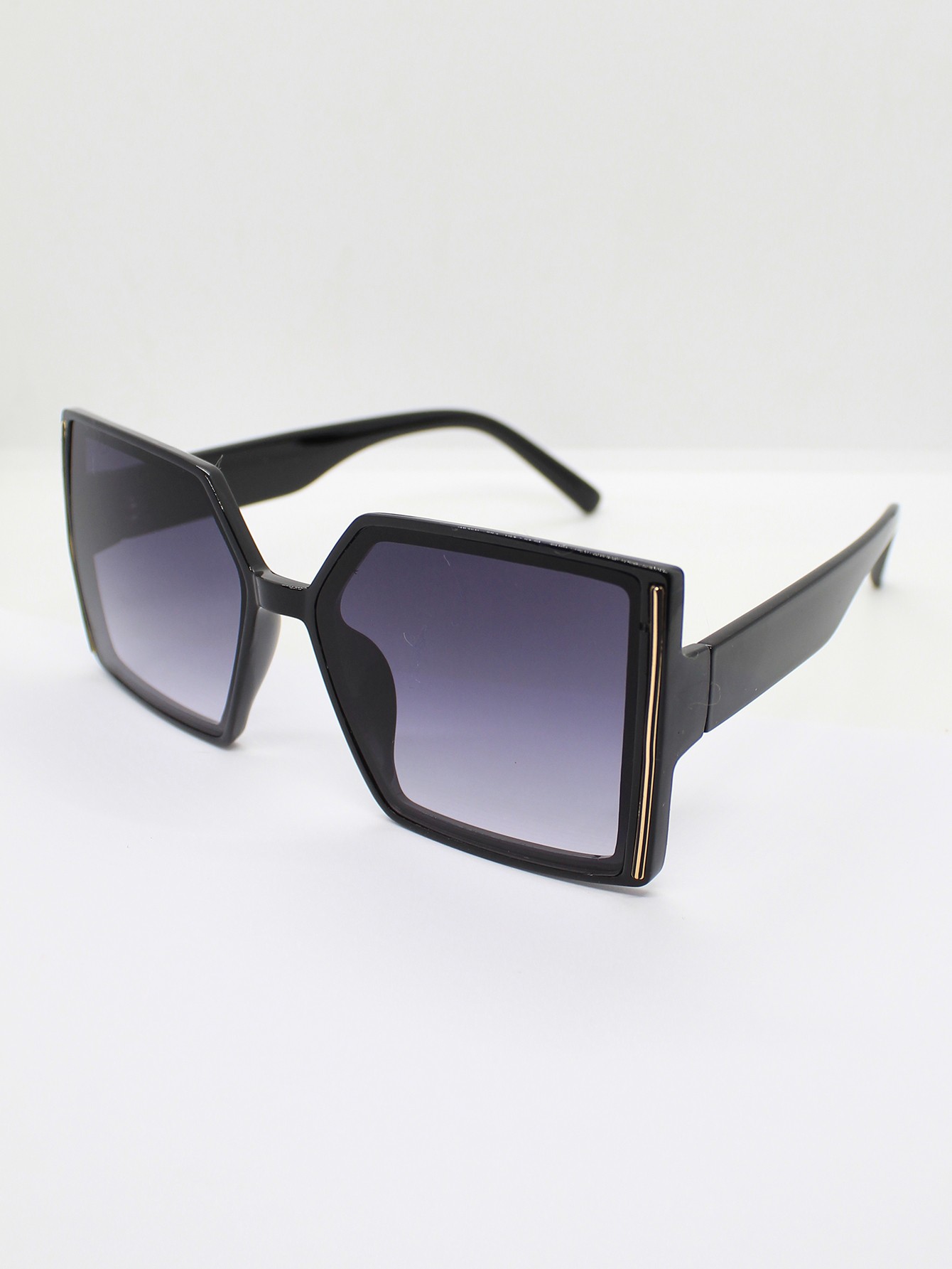 Lente de Sol Color Negro-Gris