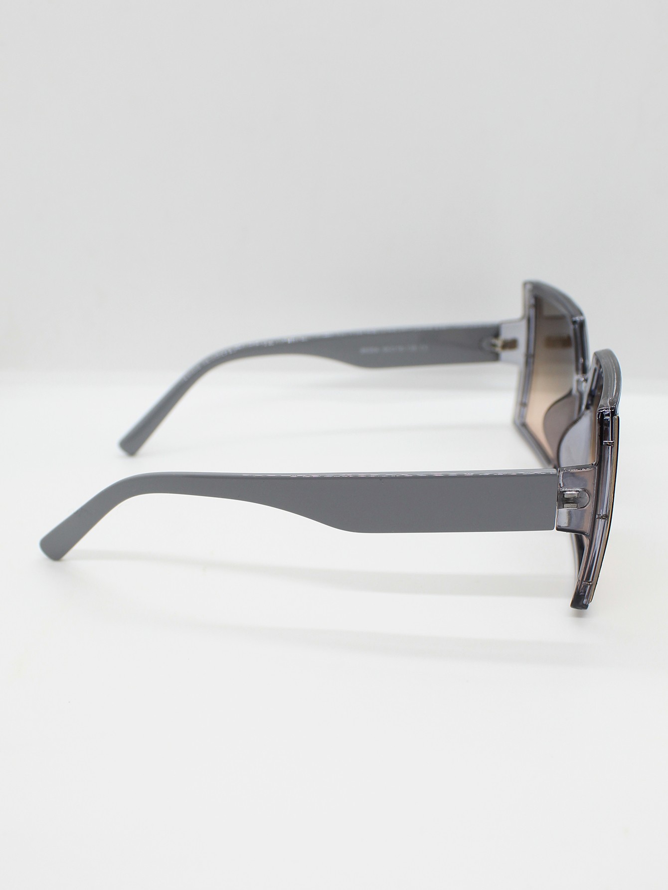 Lente de Sol Color Gris