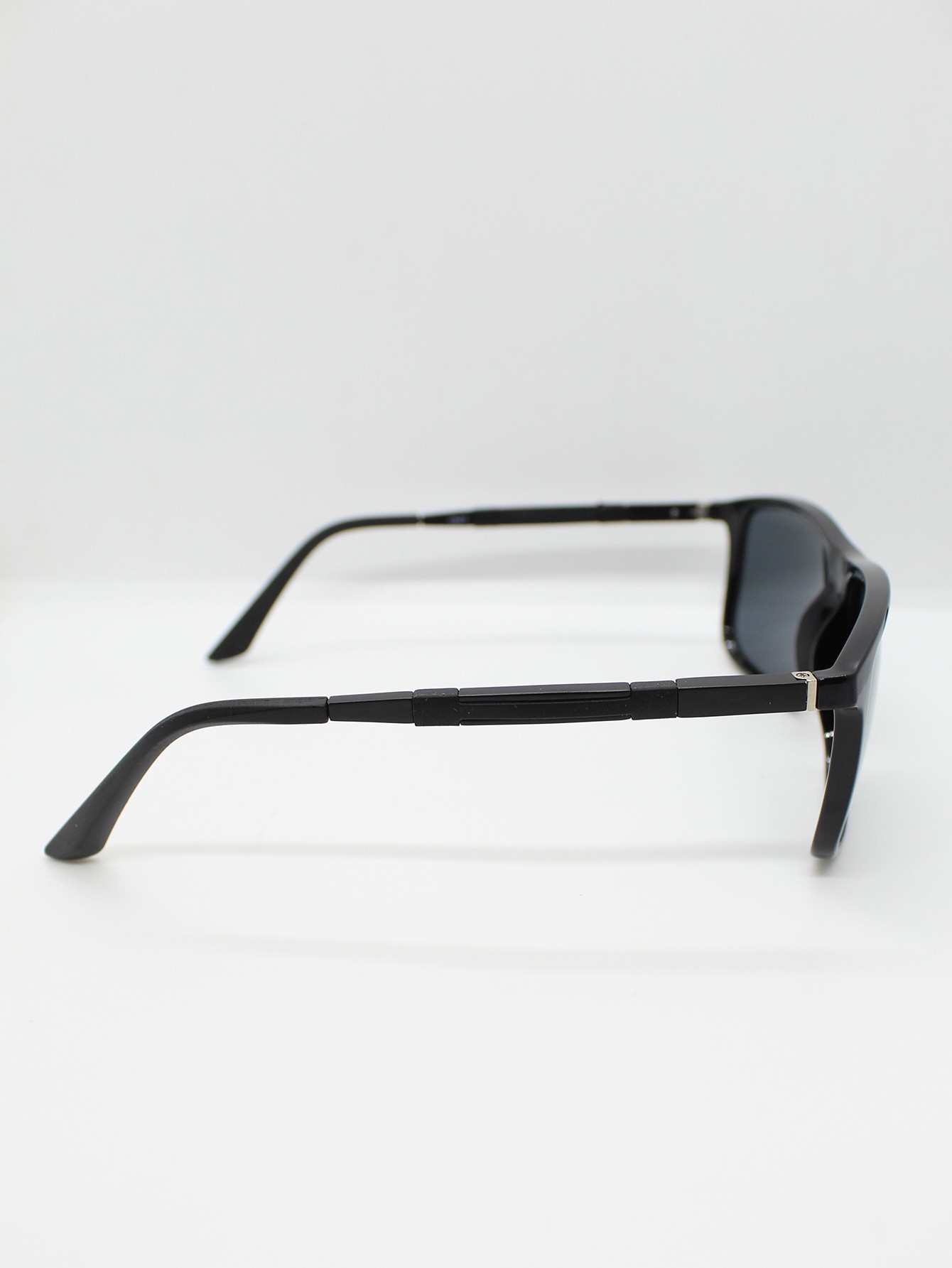 Lente de Sol Color Negro Brillante