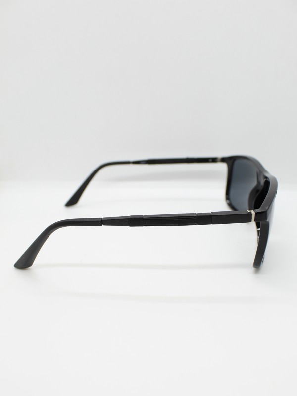 Lente de Sol Color Negro Brillante