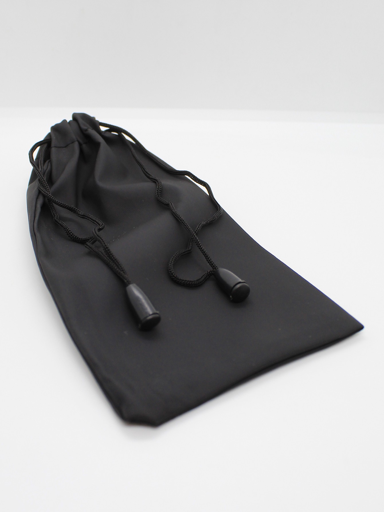 24 Cartuchera para Lentes