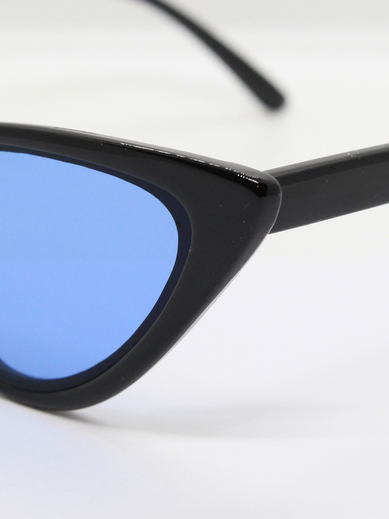 Lente de Sol Color Negro Azul