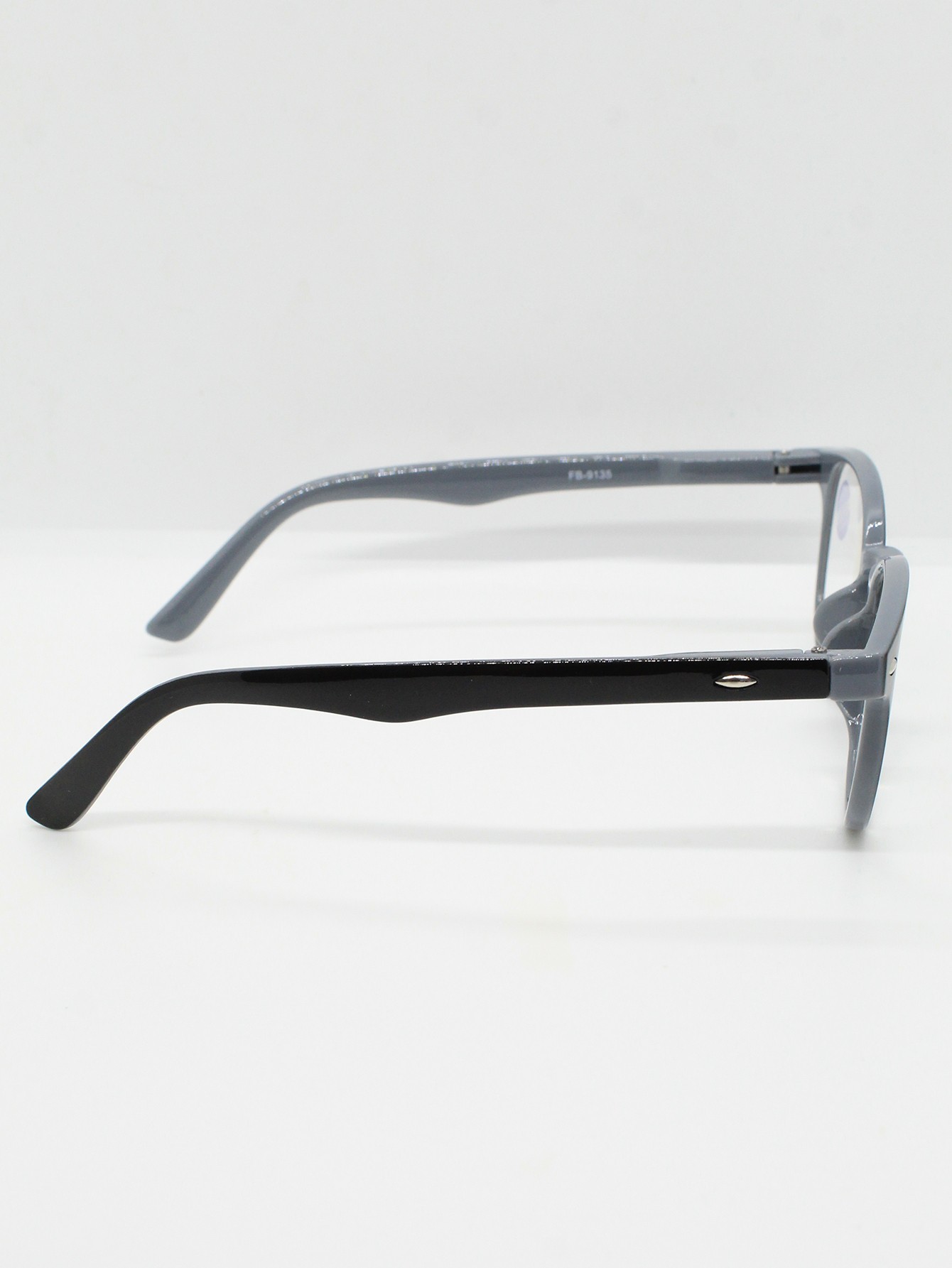 Lente de con Aumento +2.50 Color gris