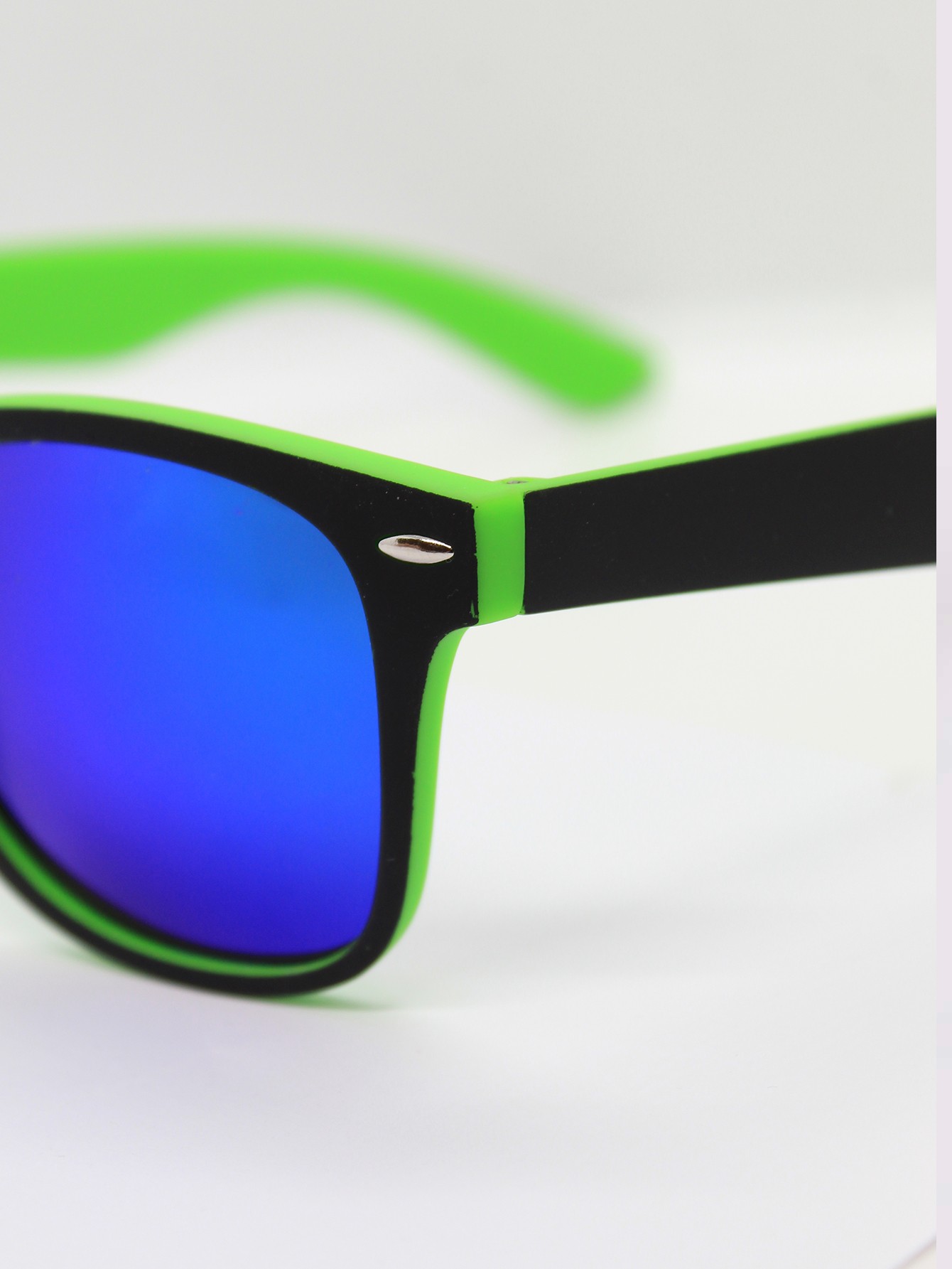 24 Lentes de Sol Surtido color