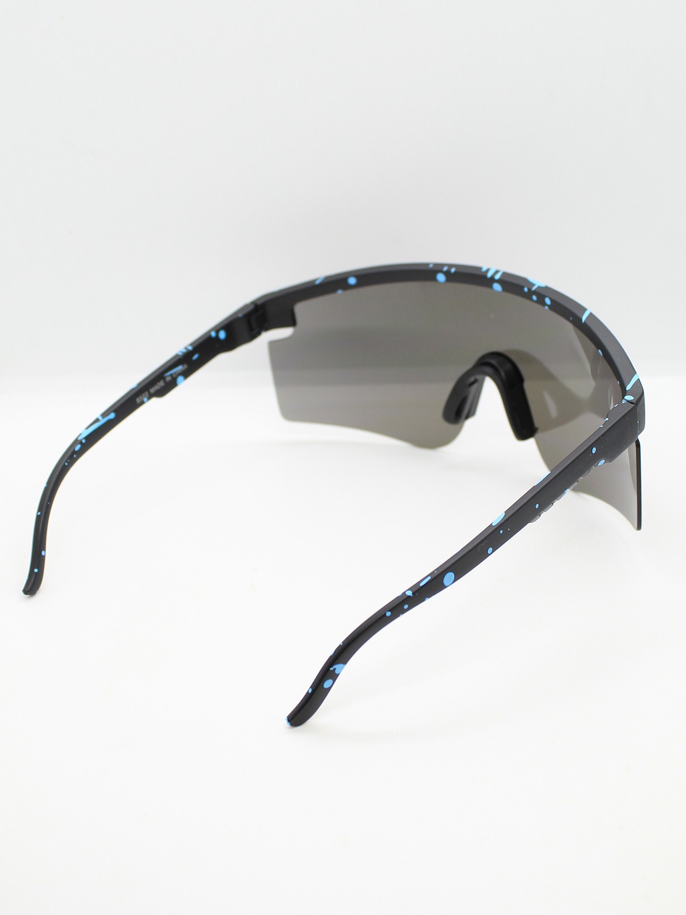 Lente de Sol Color Negro-Celeste