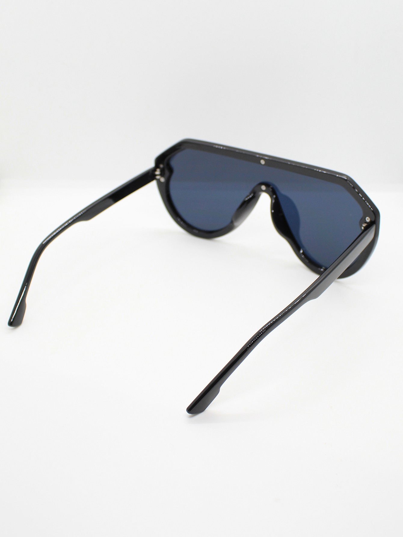 Lente de Sol Color Negro