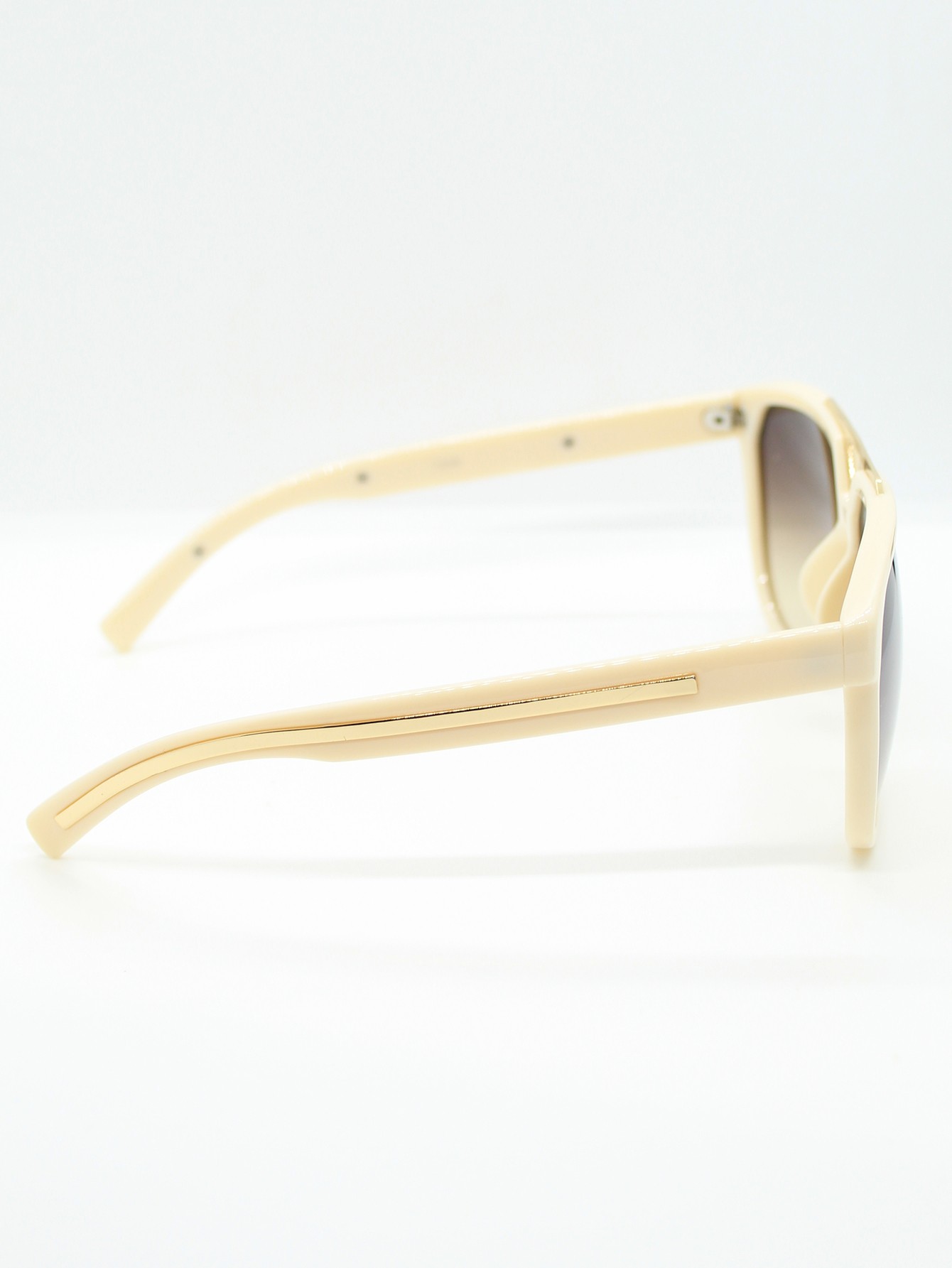 Lente de Sol Color Crema