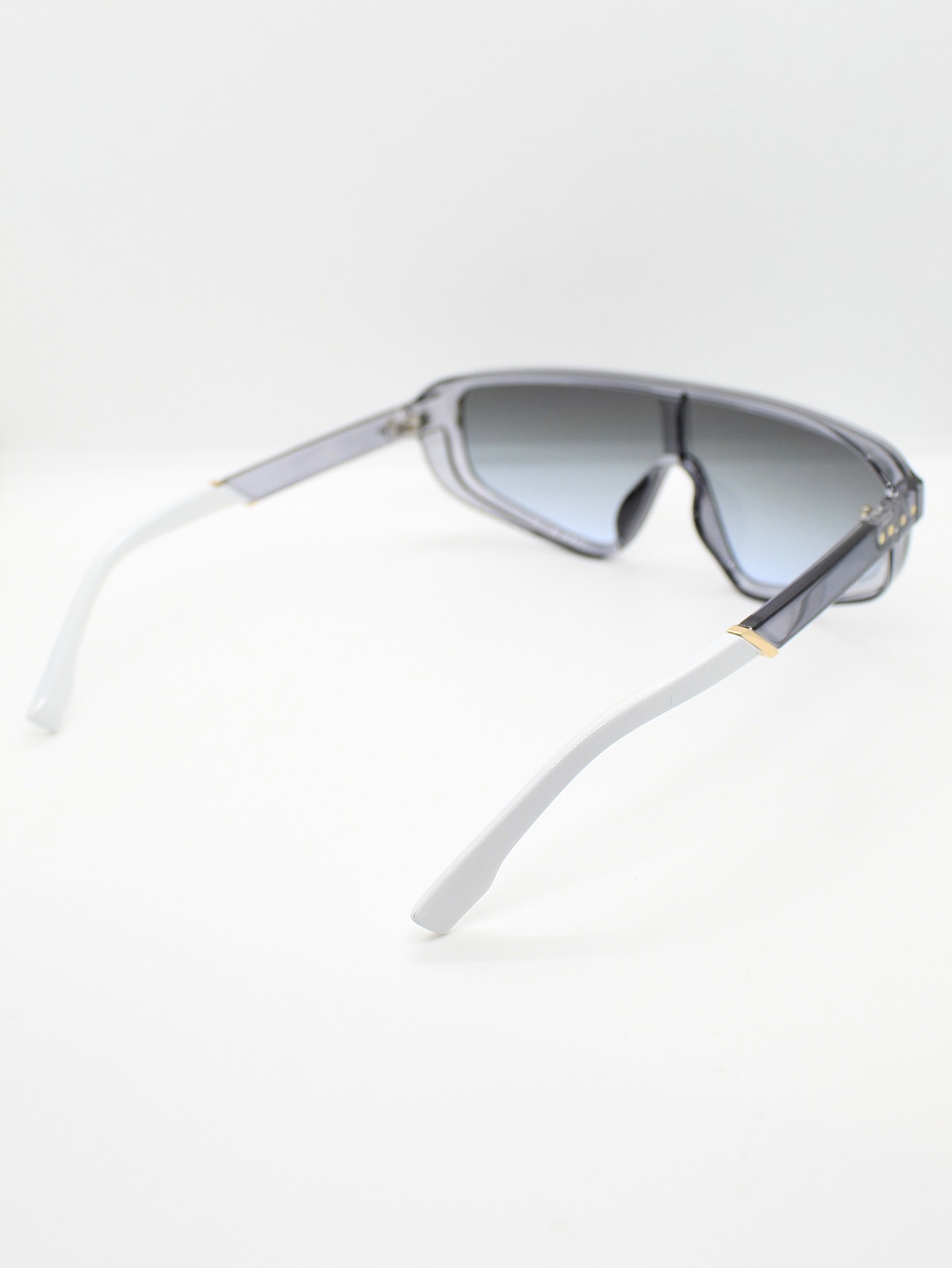 Lente de Sol Color Gris